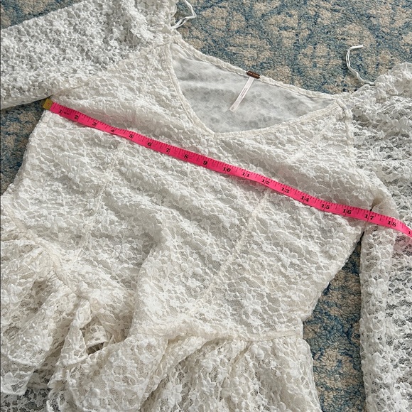 FP Stella White Lace Peplum Top large - Picture 6 of 7